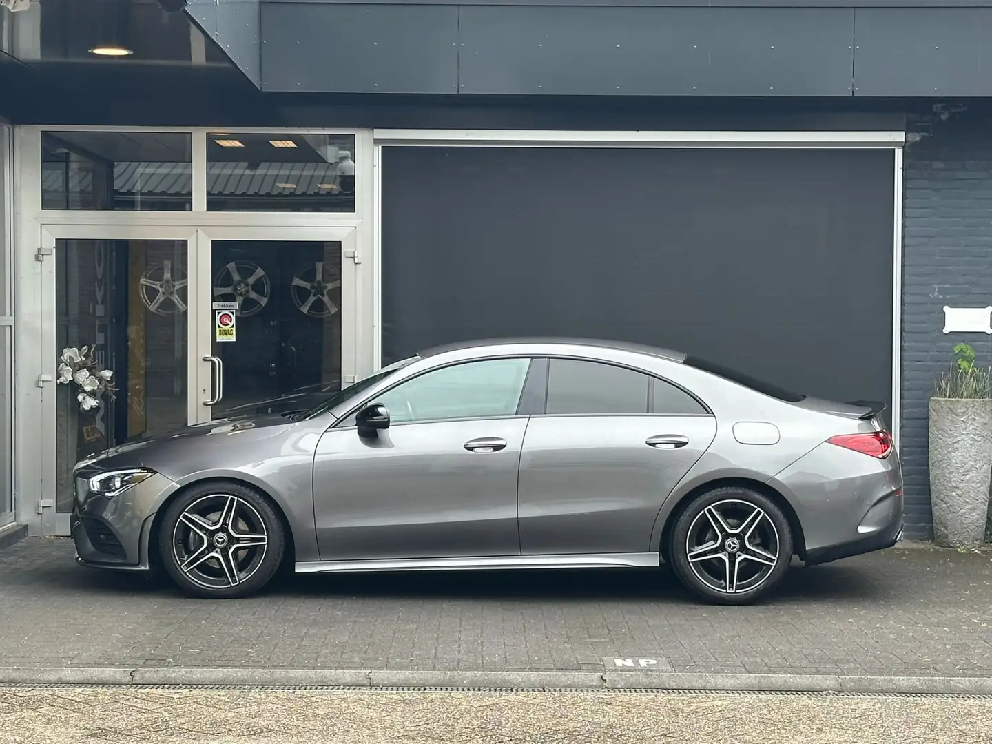 Mercedes-Benz CLA 180 Business Solution AMG SFEER / BURMESTER / STOELVER Gris - 2