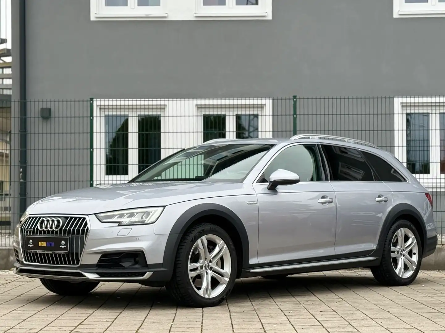 Audi A4 Allroad Quattro/HEAD-UP/ACC/AHK/BANG&OLUFSEN Silber - 1