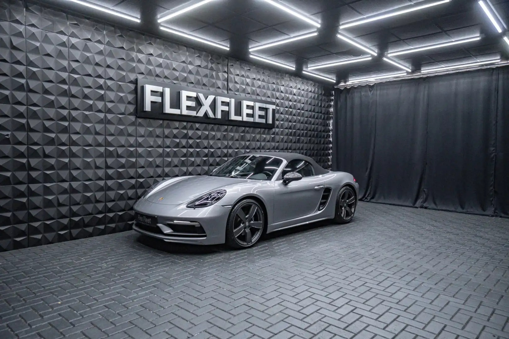 Porsche 718 Boxster T APPROVED SportChrono SportDesing Silber - 2