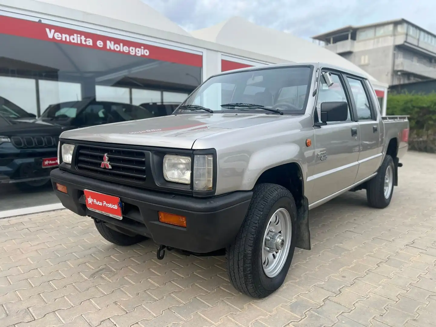 Mitsubishi L200 2.5 TD 4WD Double Cab Pick-up Сірий - 1