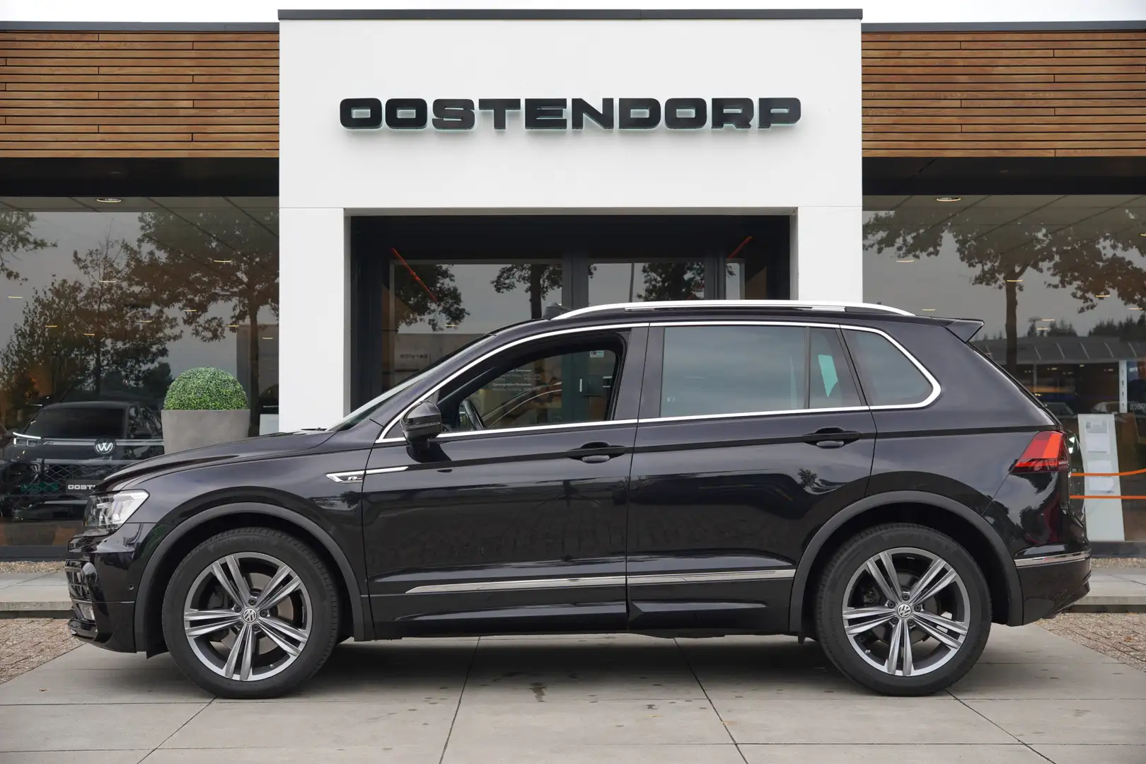 Volkswagen Tiguan 2.0TSI/180pk DSG 4Motion R-Line|2017|Pano|ACC|LED| Noir - 1