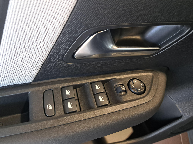 Citroen C4 1.2 Hybrid Aut Collection 5d 100kW — photo 11
