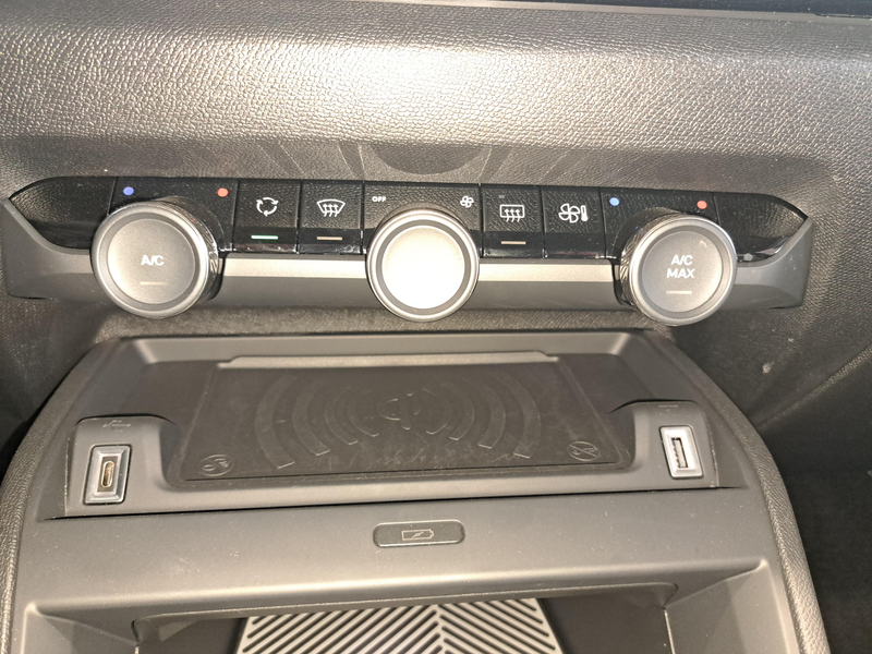 Citroen C4 1.2 Hybrid Aut Collection 5d 100kW — photo 15