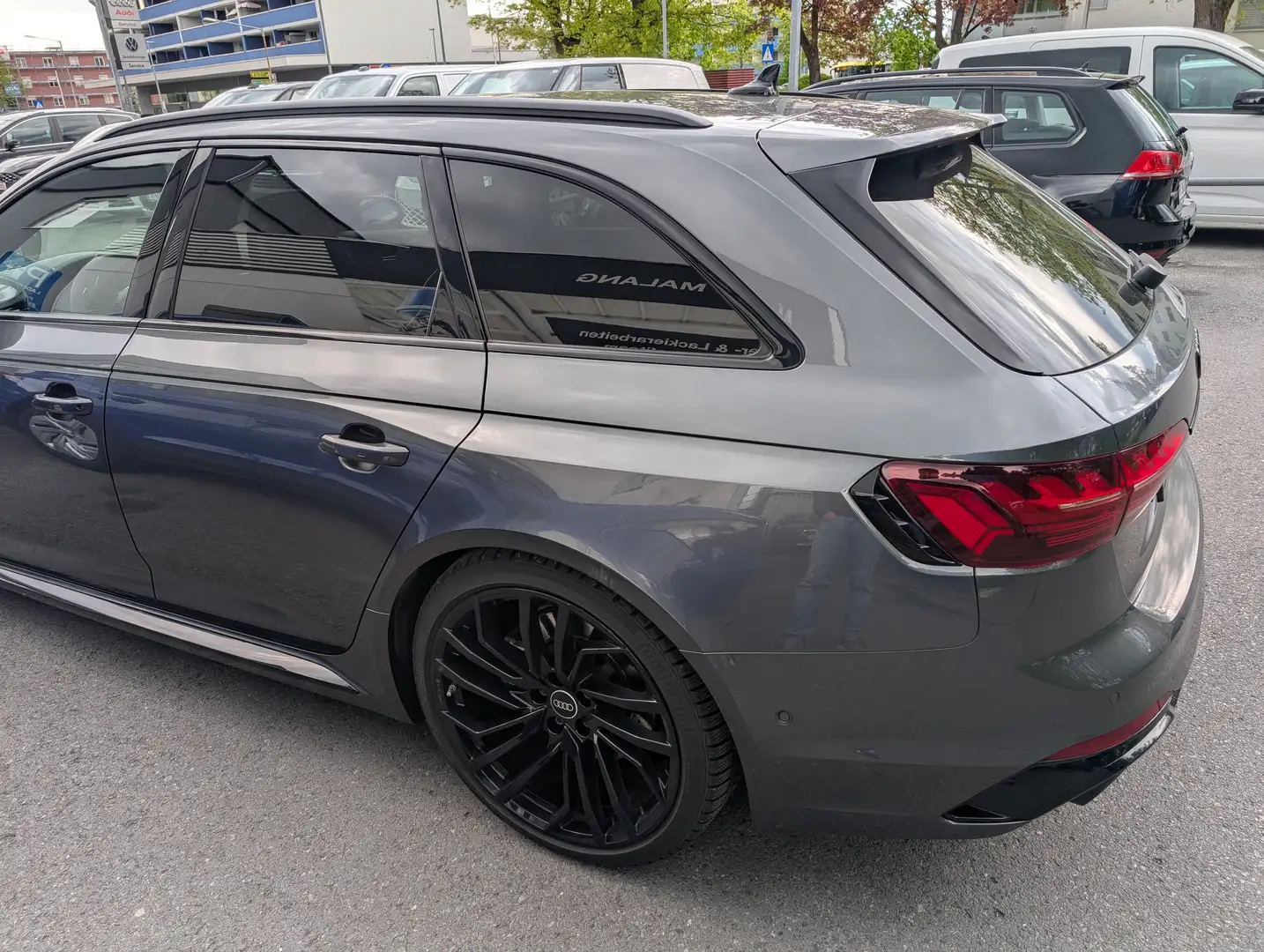 Audi RS4 Avant 2.9 TFSI quattro Keramik 280 km/h Matrix-LED Grau - 2
