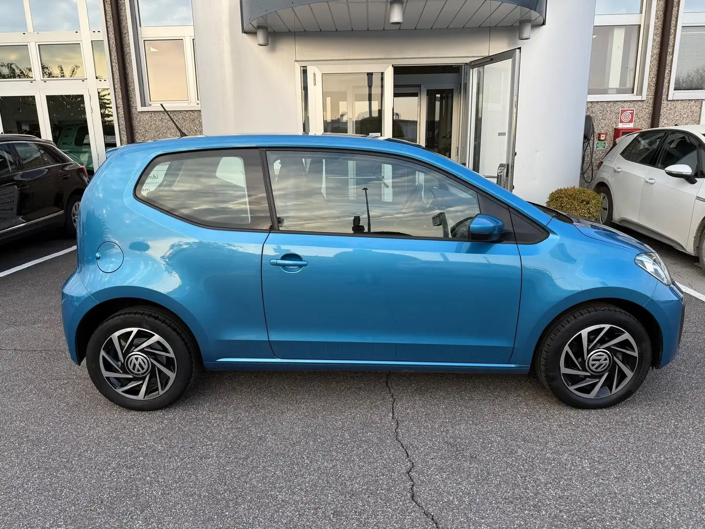 Volkswagen up! up! 3p 2017 3p 1.0 eco High 68cv Blu/Azzurro - 2