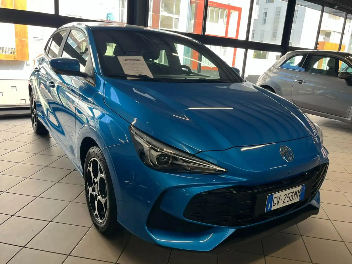 MG MG3 1.5 Hybrid+ Luxury Bleu - 2