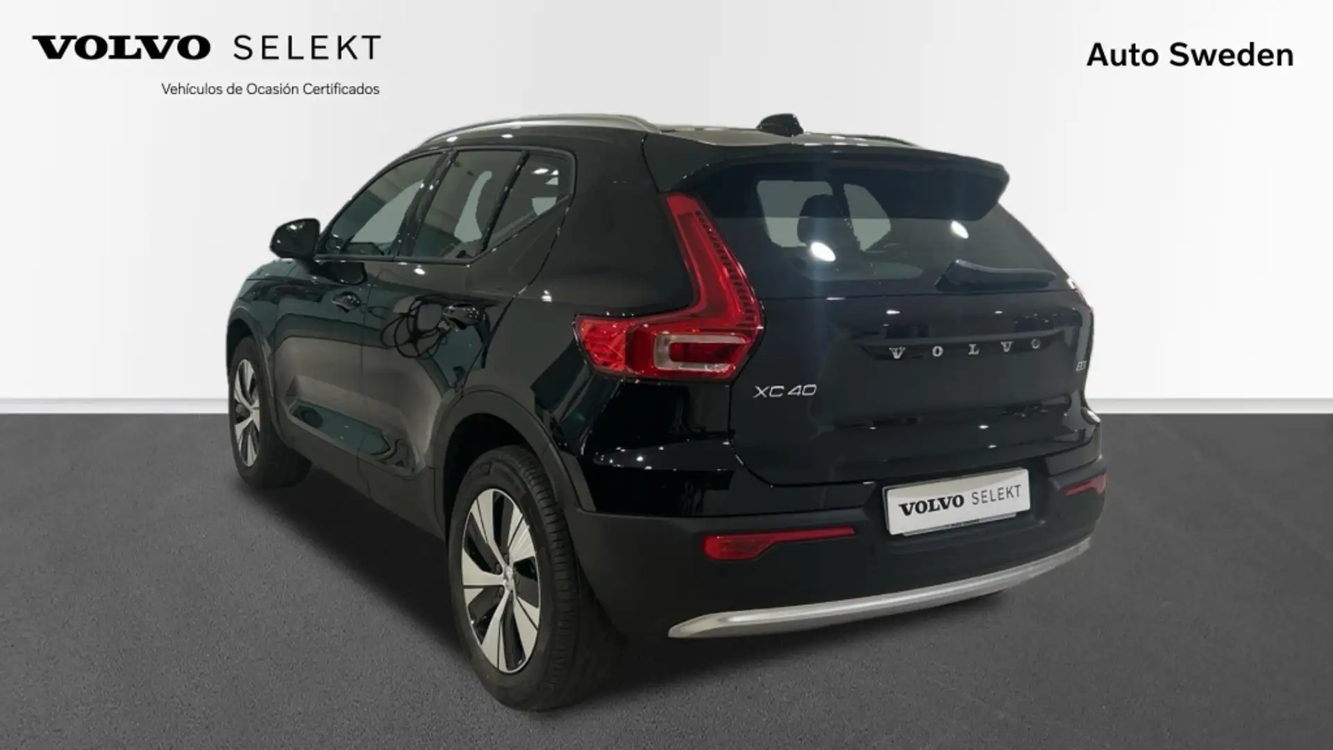 Volvo XC40 CORE B3 MILD HYBRID - 2