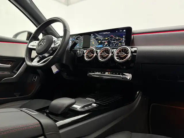 Mercedes-Benz A-Class view 29