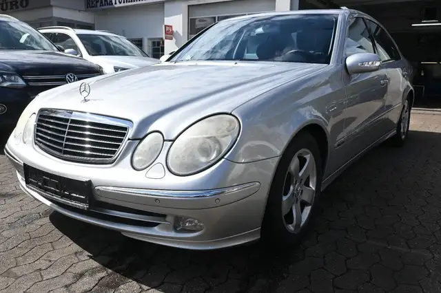 Mercedes-Benz E 320 CDI AVANTGARDE*Navi*Xenon*PDC*gepflegt