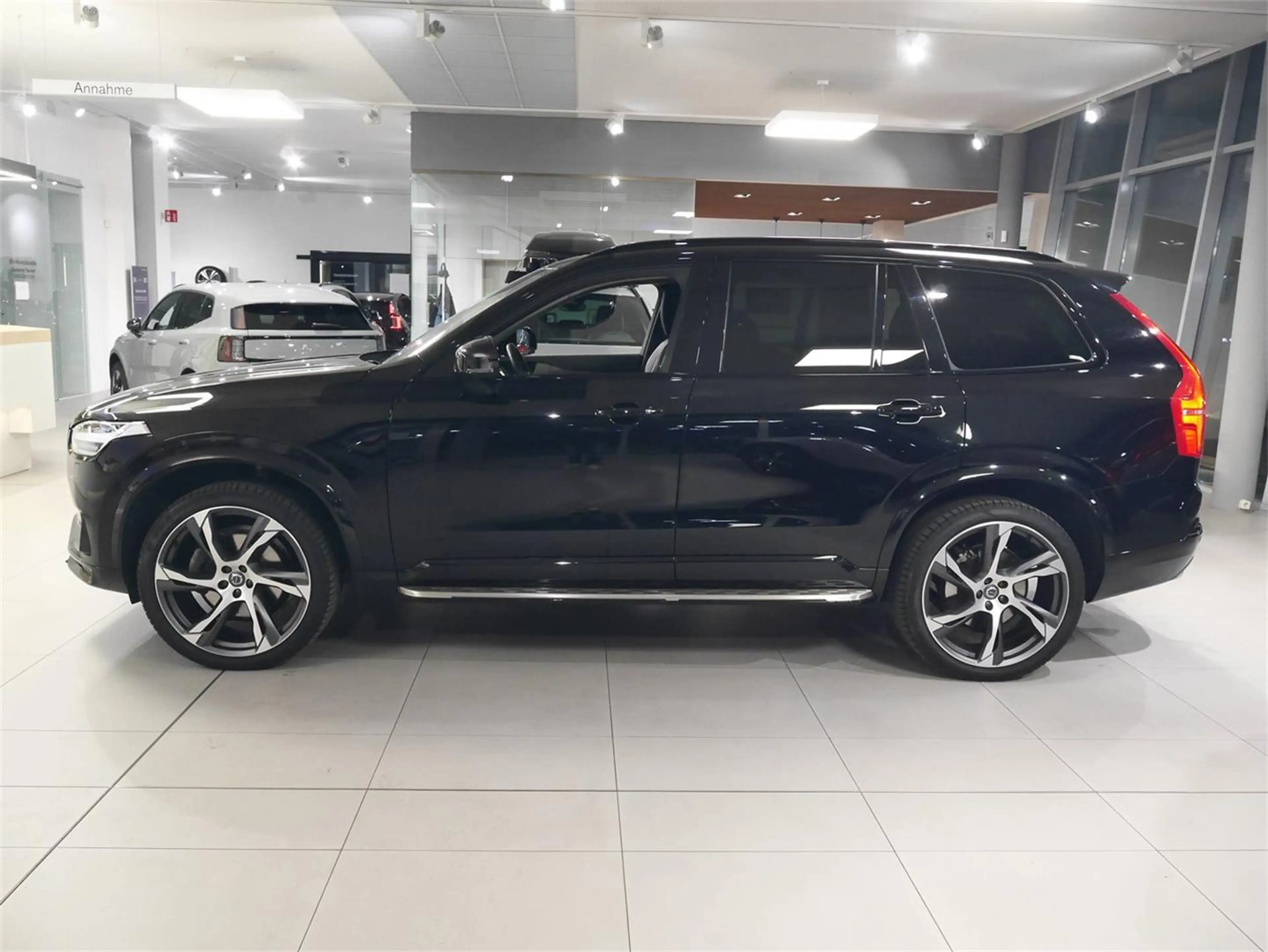 Volvo XC90 B5 (D) AWD Geartr. Plus Dark 7-Sitzer — photo 3
