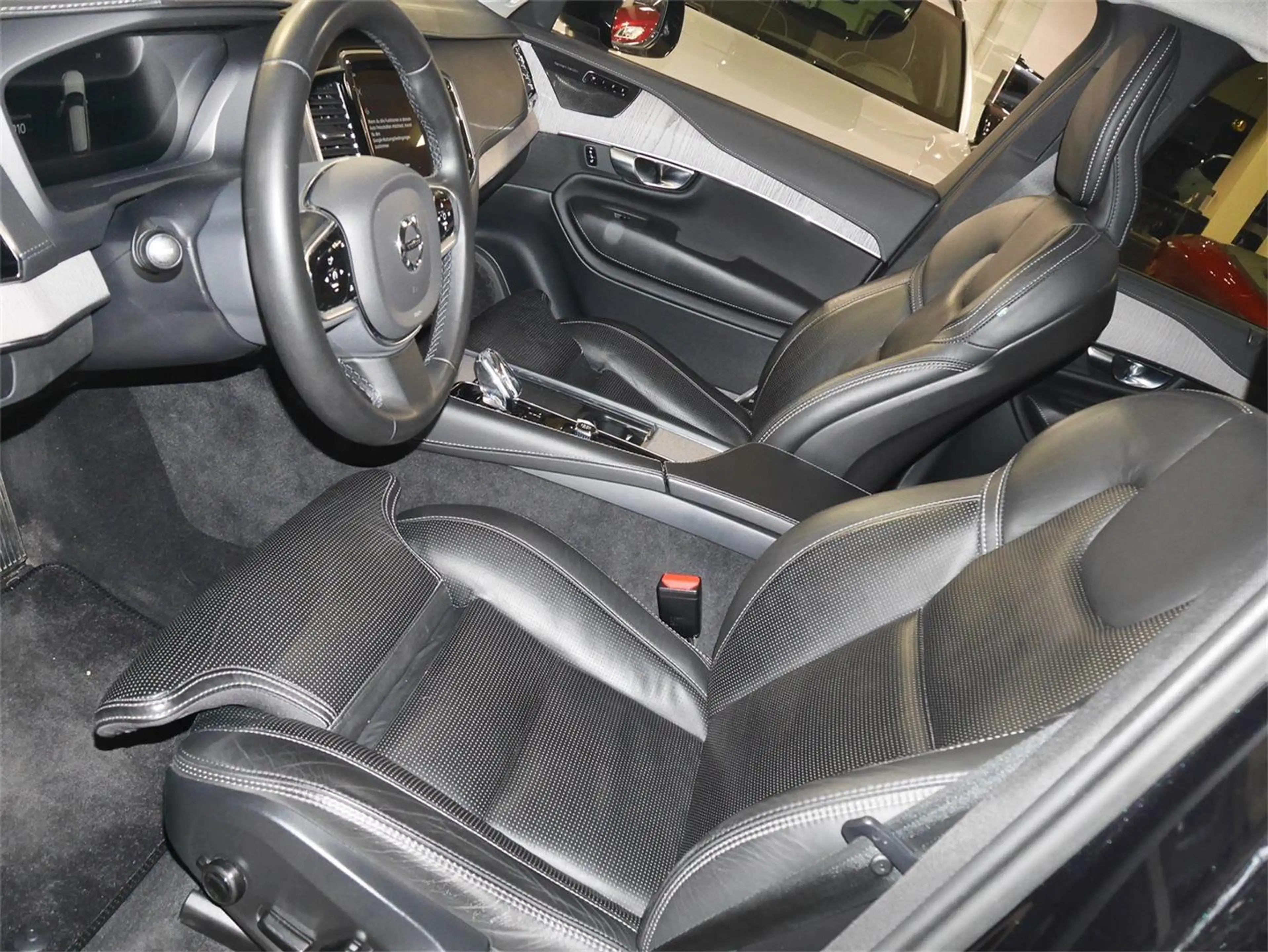 Volvo XC90 B5 (D) AWD Geartr. Plus Dark 7-Sitzer — photo 5