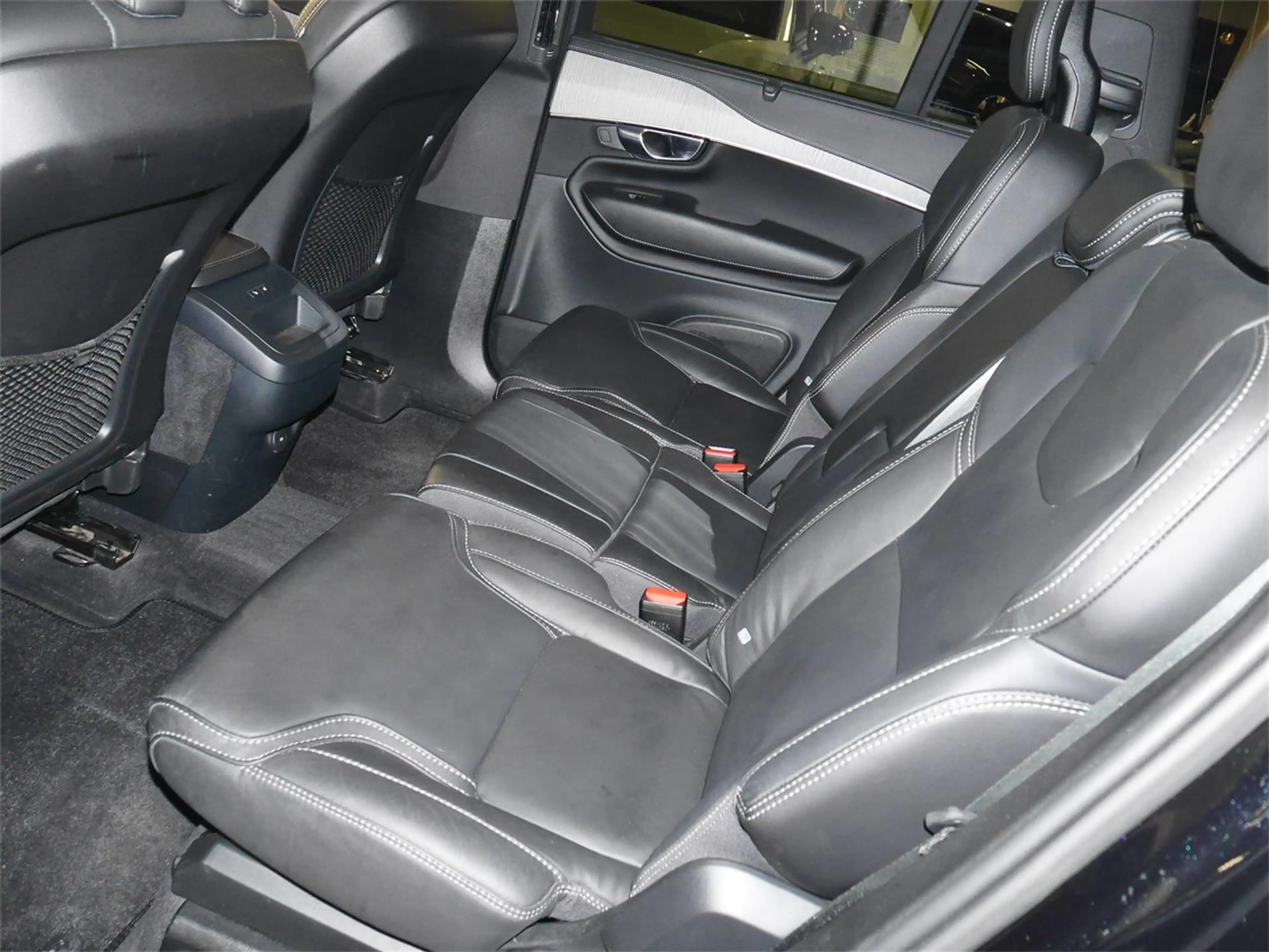 Volvo XC90 B5 (D) AWD Geartr. Plus Dark 7-Sitzer — photo 7