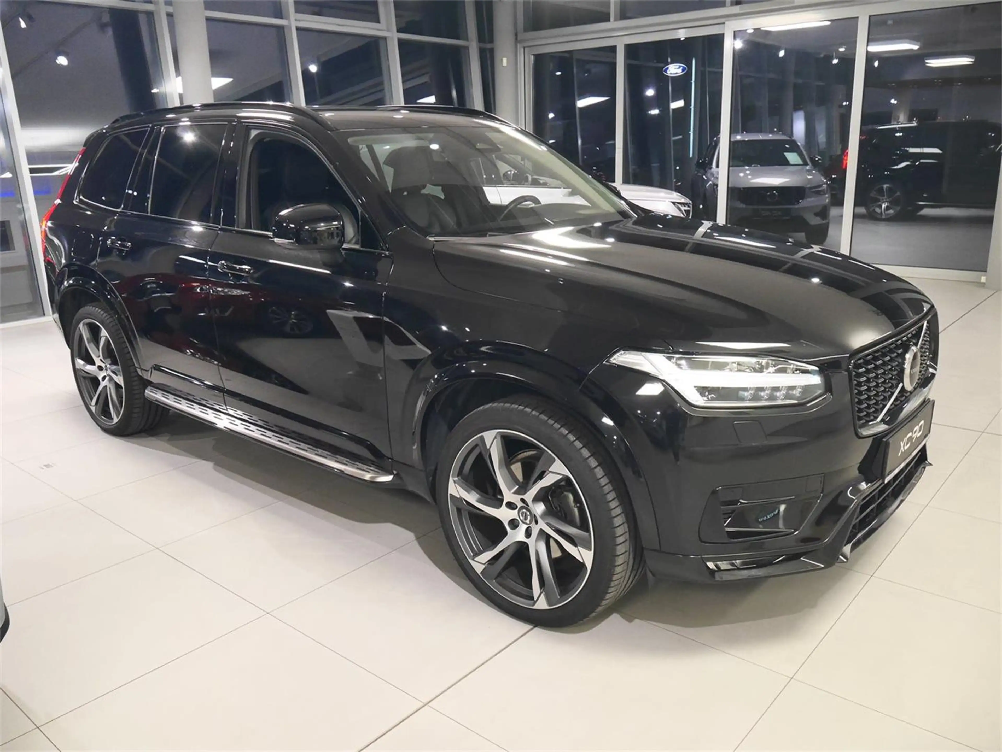Volvo XC90 B5 (D) AWD Geartr. Plus Dark 7-Sitzer
