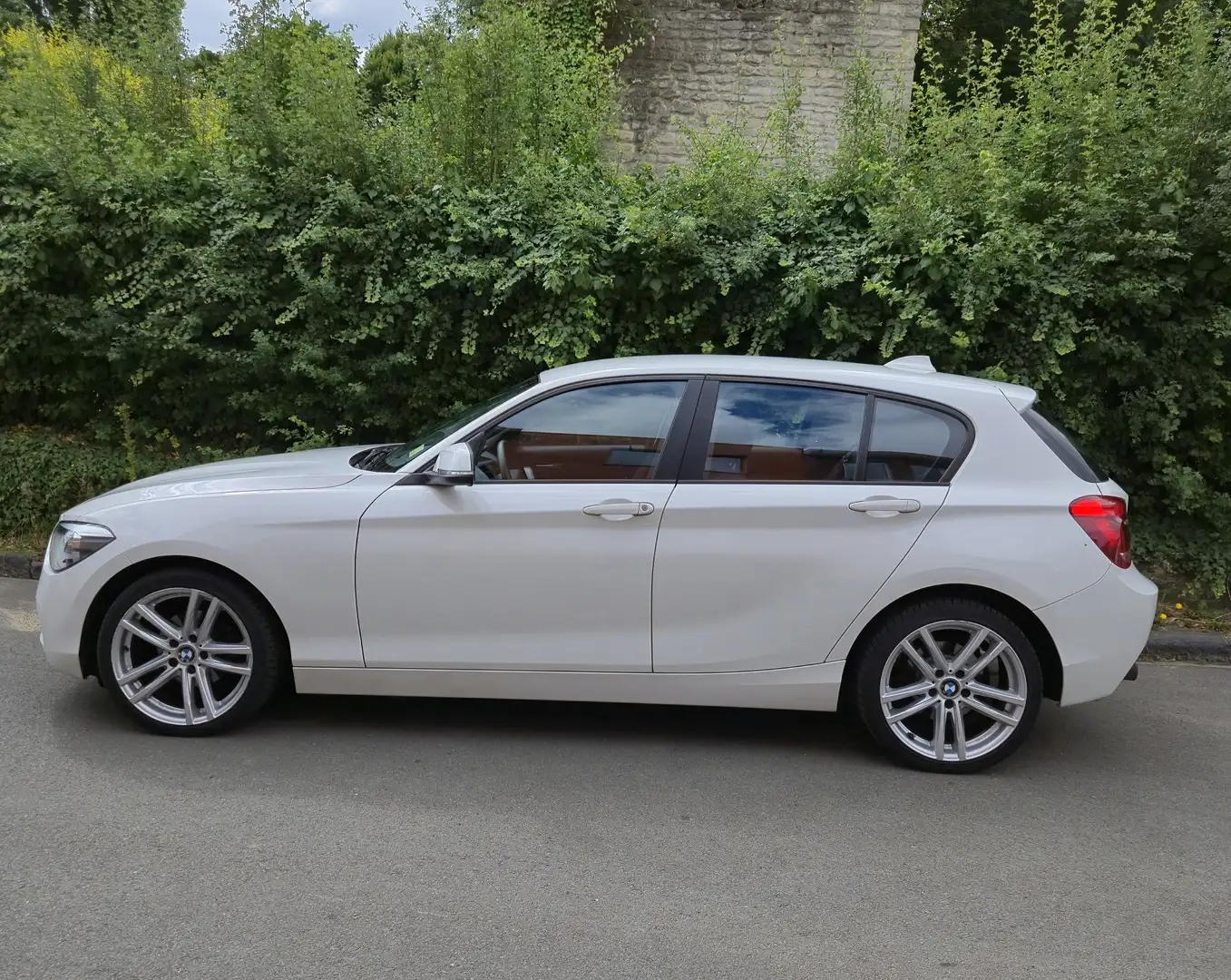 BMW 116 116i + Clim + JA18 Blanc - 2