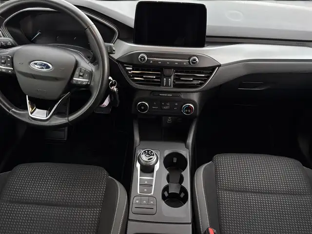 Ford Focus view 15