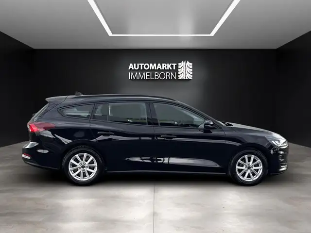 Ford Focus view 8