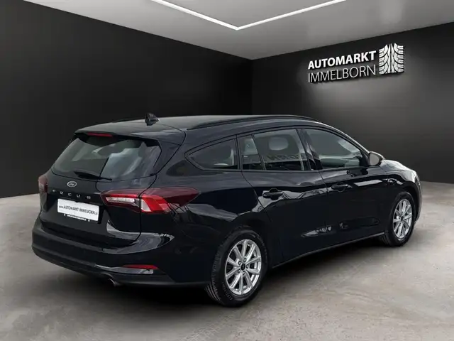Ford Focus view 5