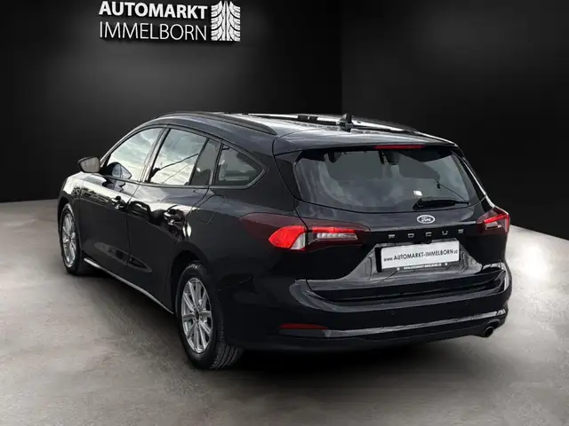 Ford Focus view 4