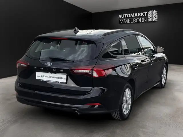 Ford Focus view 9