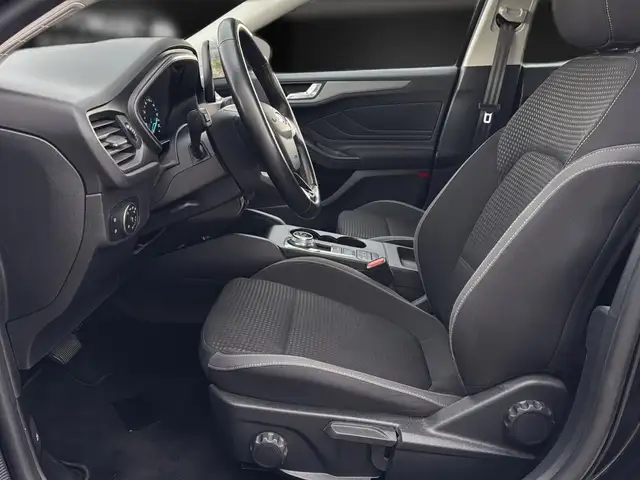 Ford Focus view 13