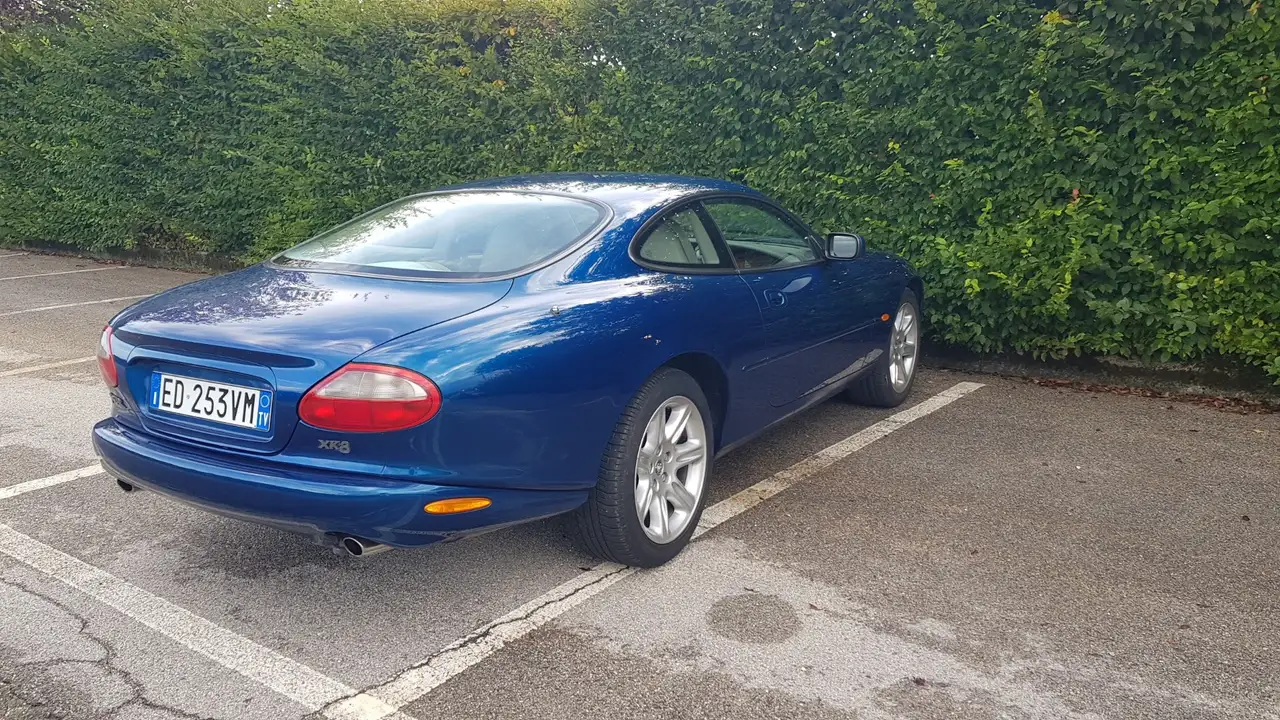 Jaguar XK8 Coupe 4.0, foto 4