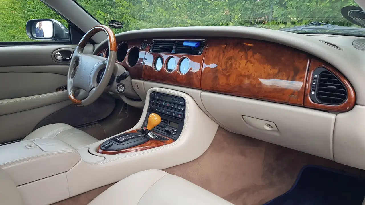 Jaguar XK8 Coupe 4.0, foto 8