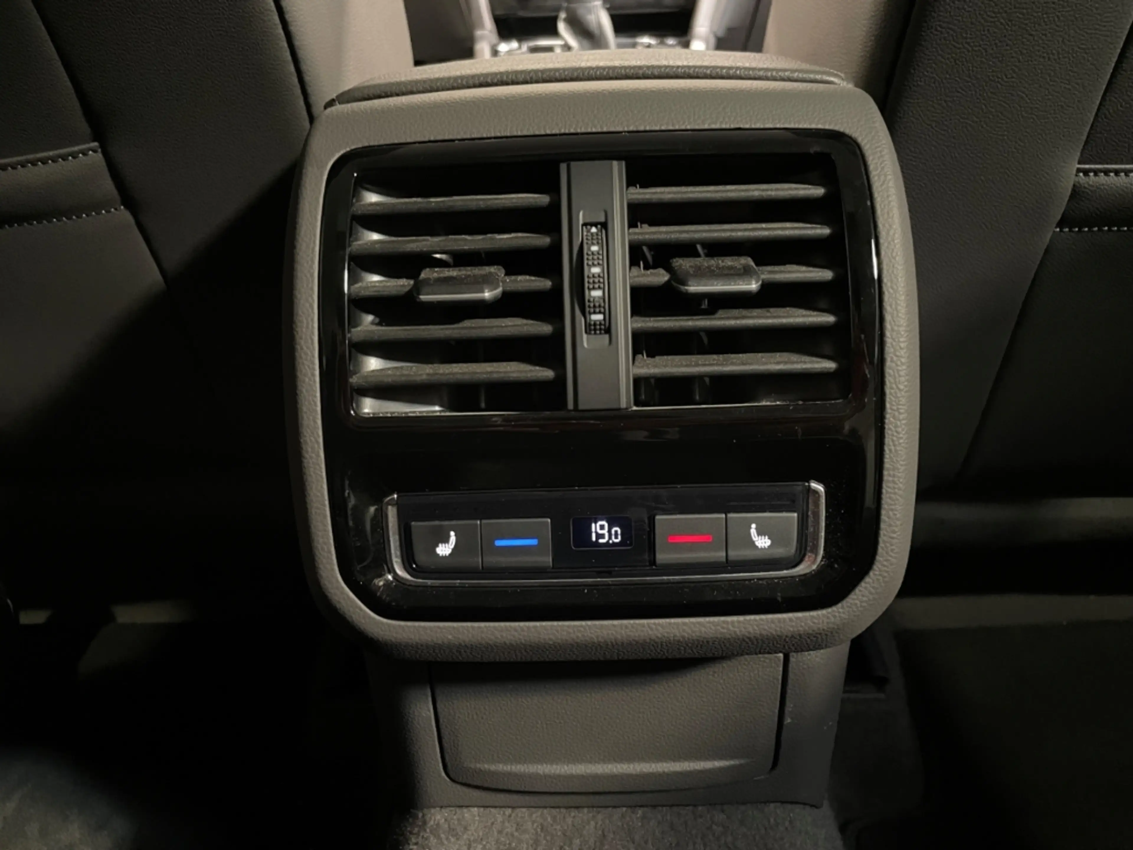 Volkswagen Arteon 2.0 TSI DSG Elegance EU6 Leder LED ACC — photo 11