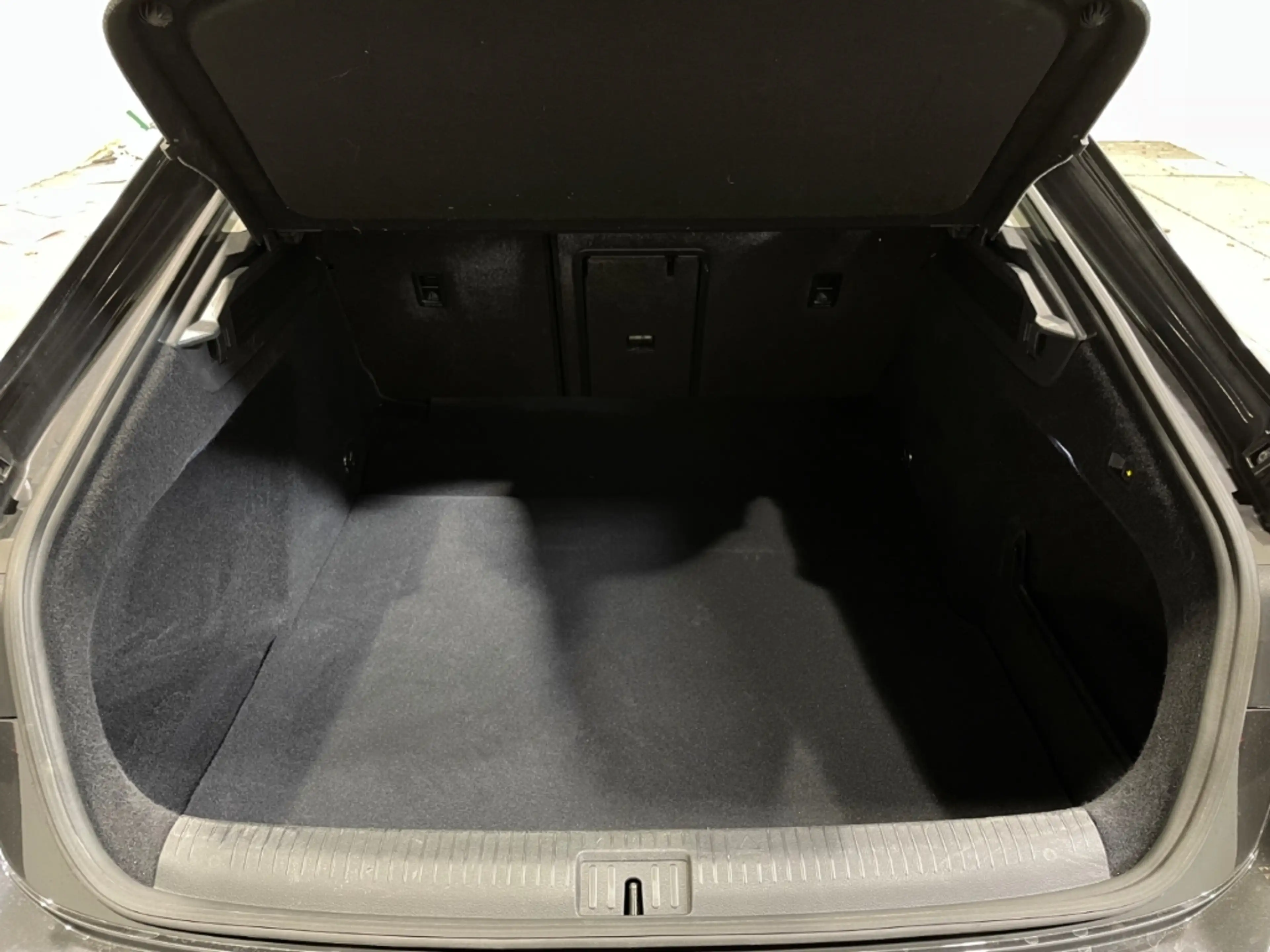 Volkswagen Arteon 2.0 TSI DSG Elegance EU6 Leder LED ACC — photo 8