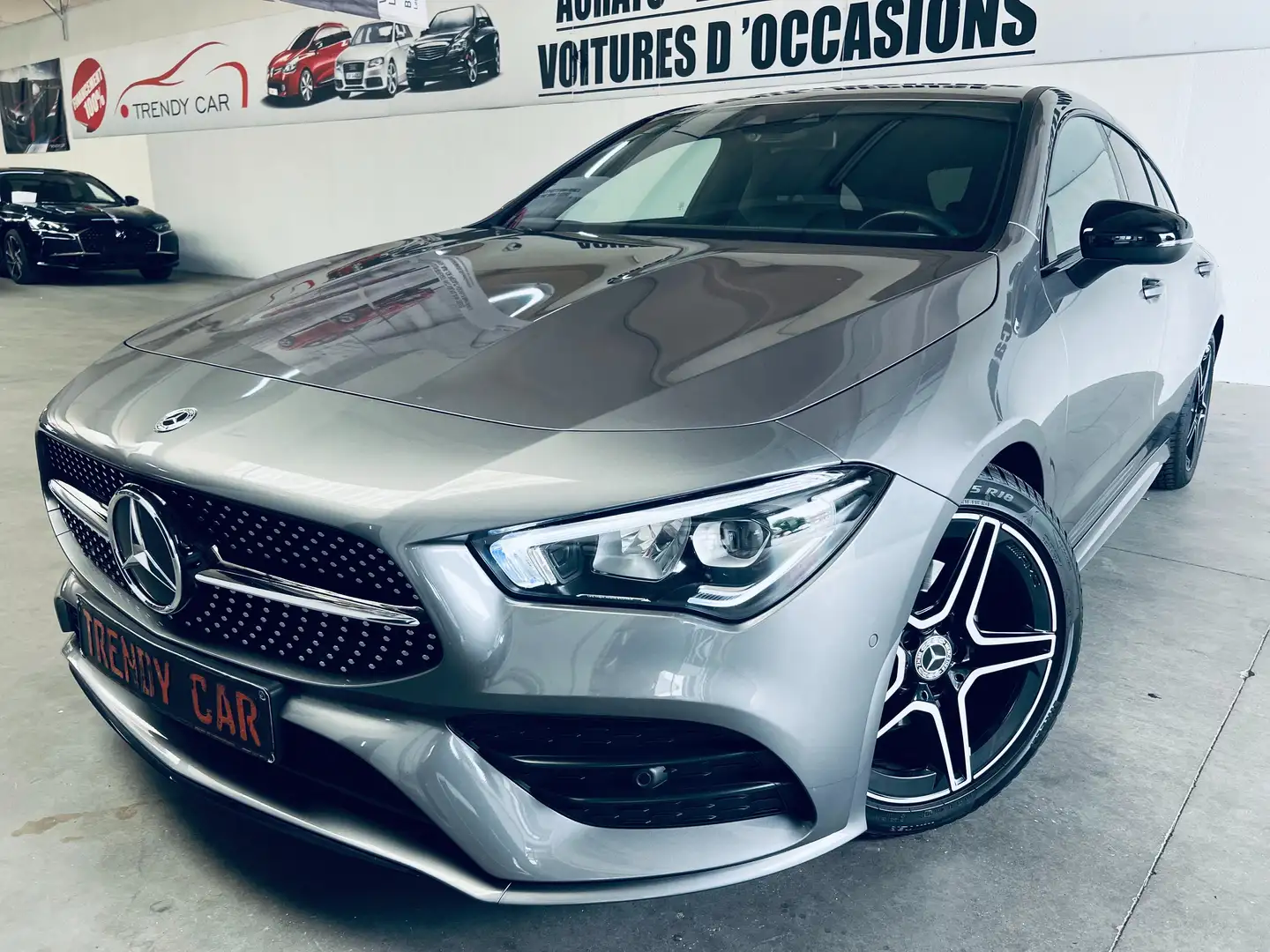Mercedes-Benz CLA 180 d 1950cc PACK AMG+(21405€+TVA)+CARNET+GARANTIE Gris - 1
