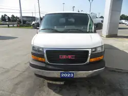 GMC Savana снимка GMC Savana