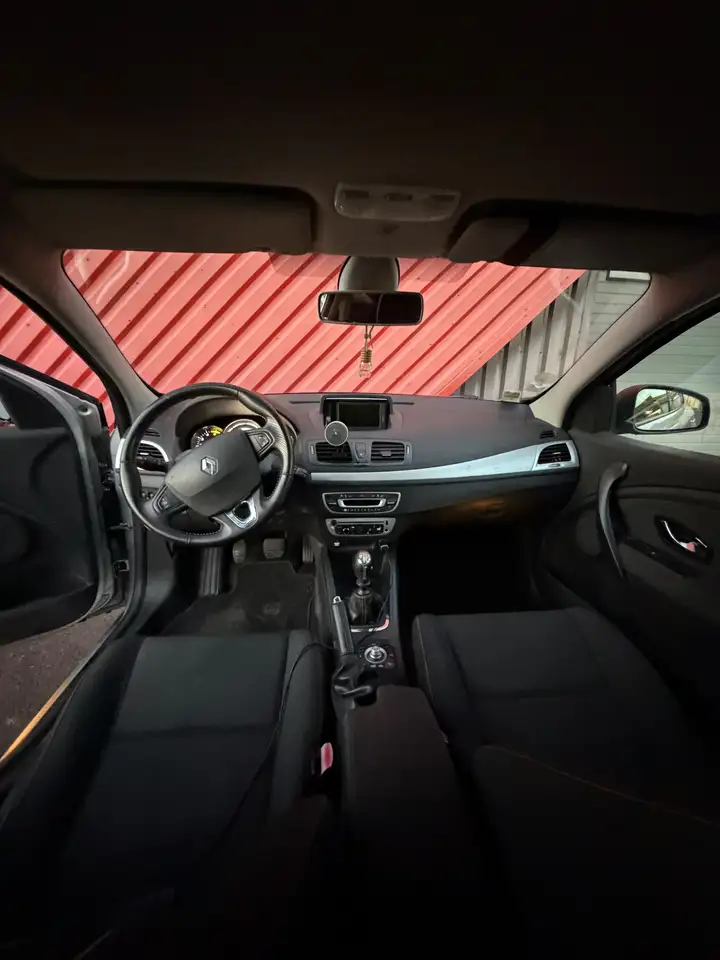Renault Megane Berline — photo 8