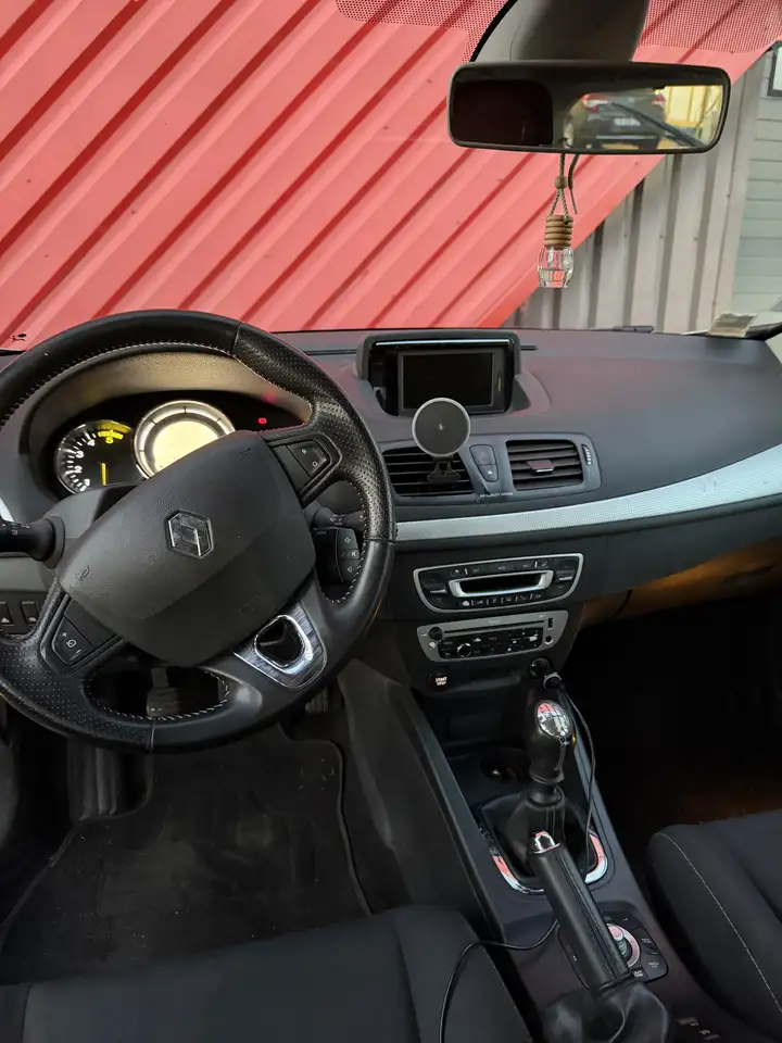 Renault Megane Berline — photo 7