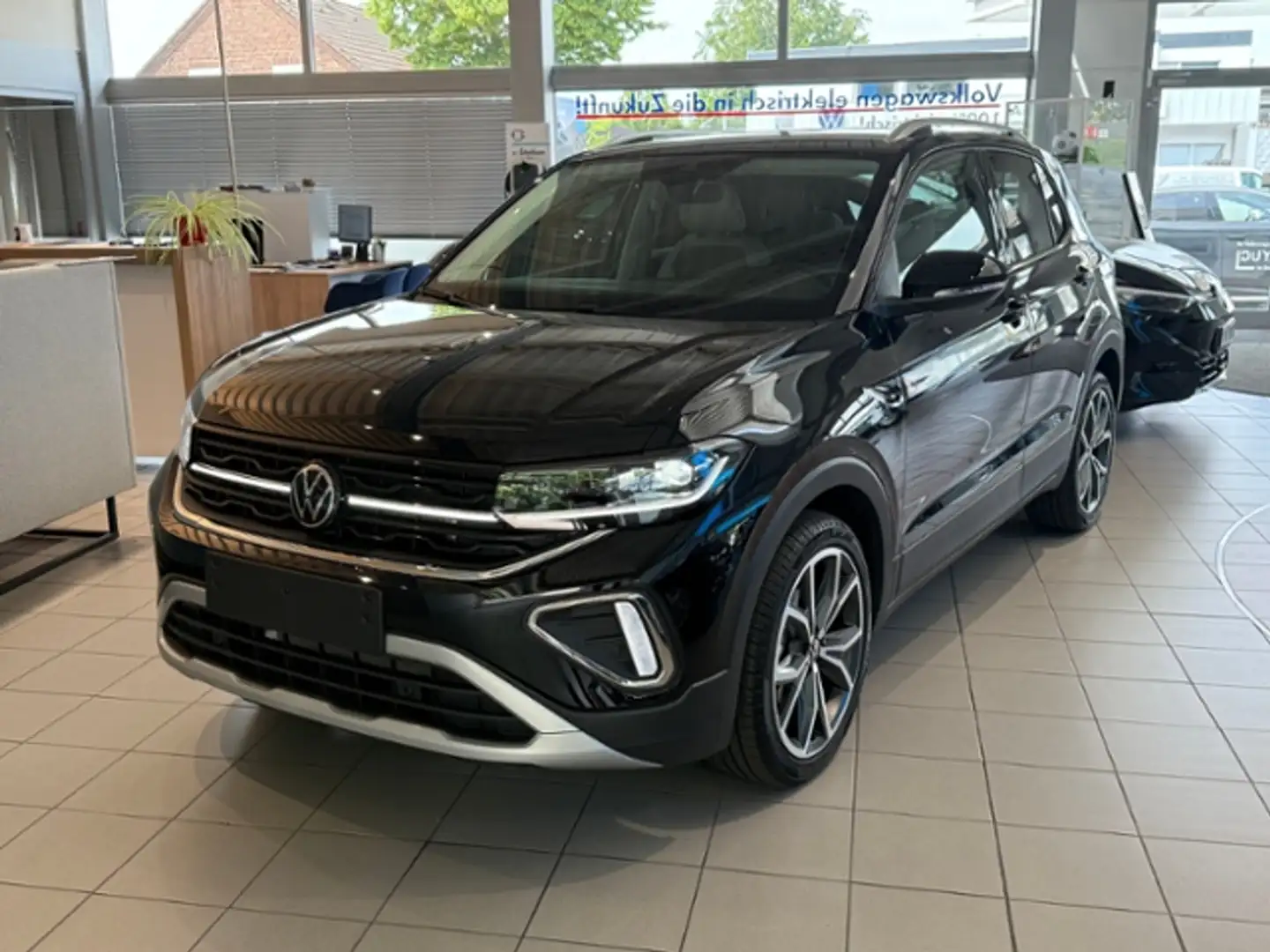 Volkswagen T-Cross 1.0 TSI DSG Style AHK RFK NAVI IQ Schwarz - 2