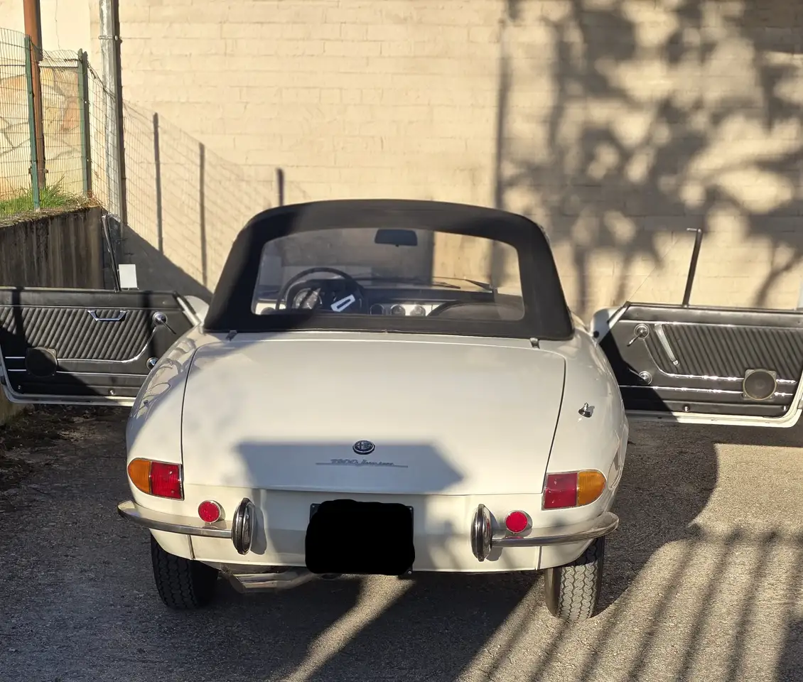 Alfa Romeo Spider 1300 Junior 105 coda lunga anno 1968, foto 2