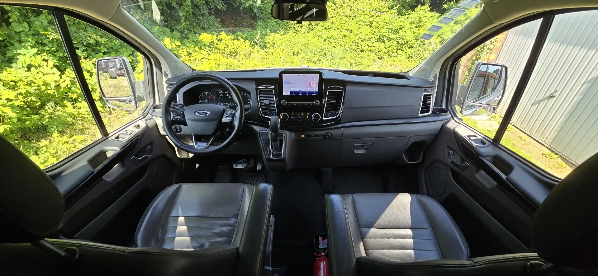 Ford Transit Custom 2.0td L2H1 Limited Edition Extralong Zilver - 2