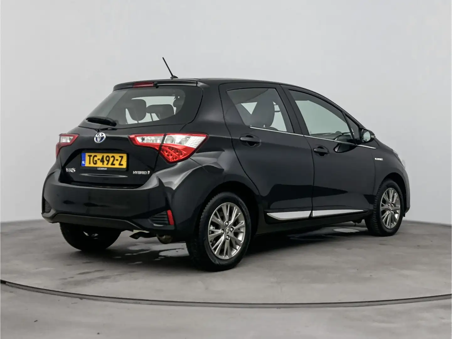 Toyota Yaris 1.5 Hybrid Energy Plus Leseman aangemeld 29-4 Inko Nero - 2
