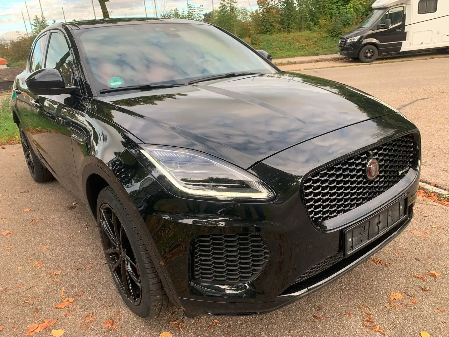Jaguar E-Pace R-Dynamic Leder PanoDach AHK Schwarz - 1