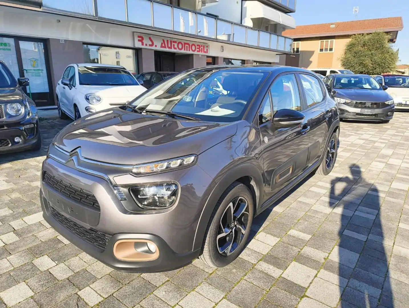 Citroen C3 1.2 PureTech 83 S&S C-Series Grau - 1