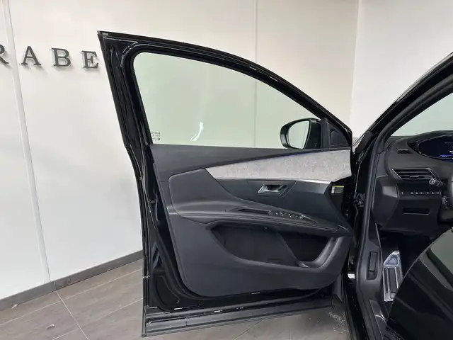 Peugeot 3008 view 6