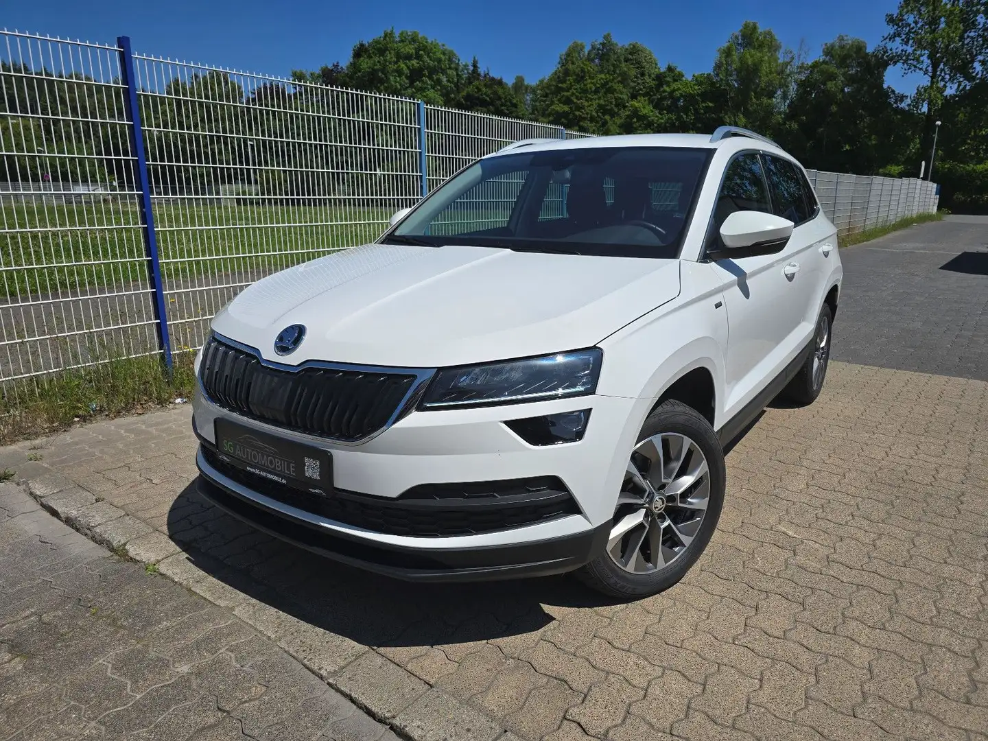 Skoda Karoq 2.0 TDI Clever °Schalter°AHK°CAM°LED°ACC° Blanc - 1