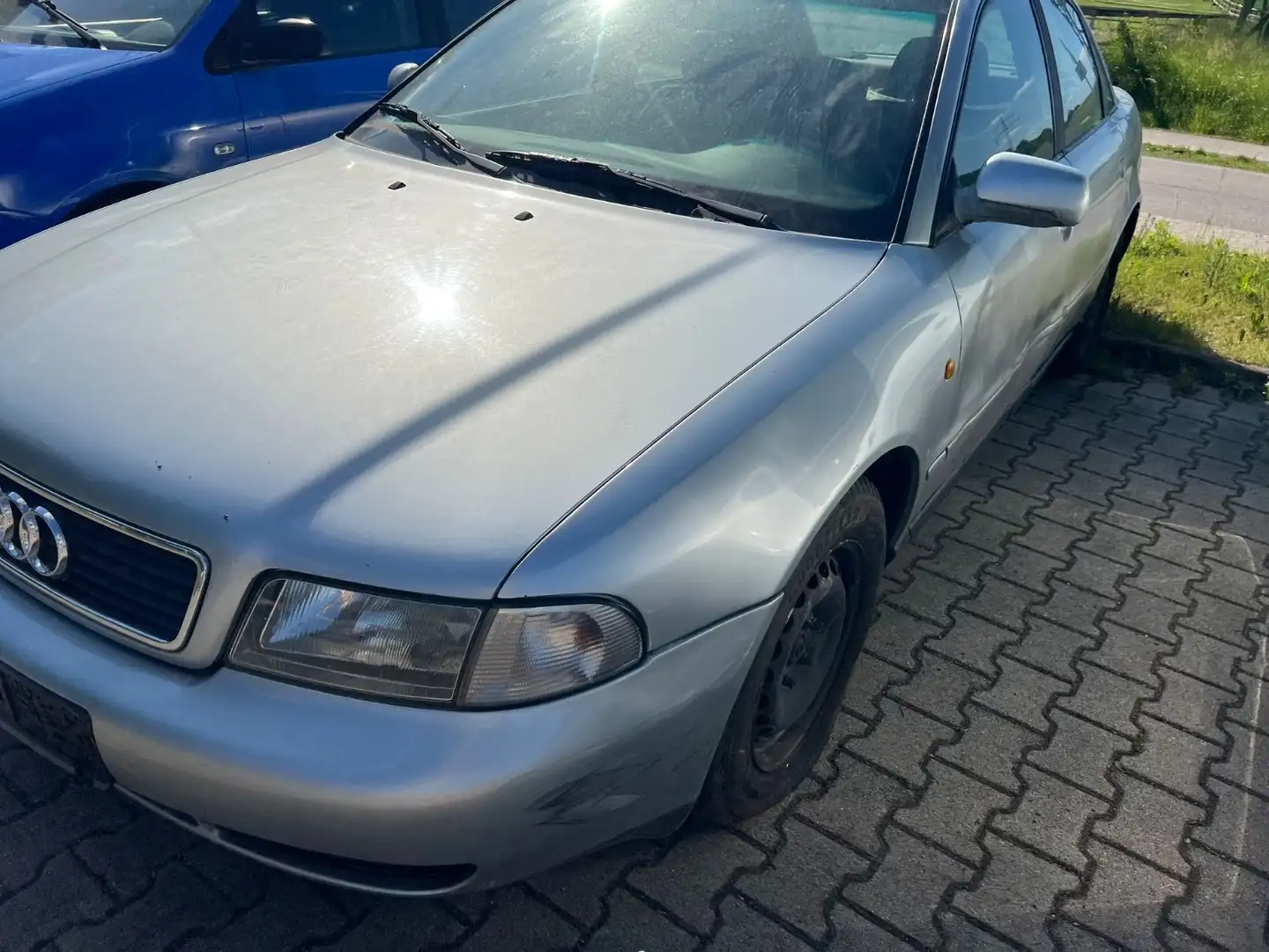 Audi A4 - 1
