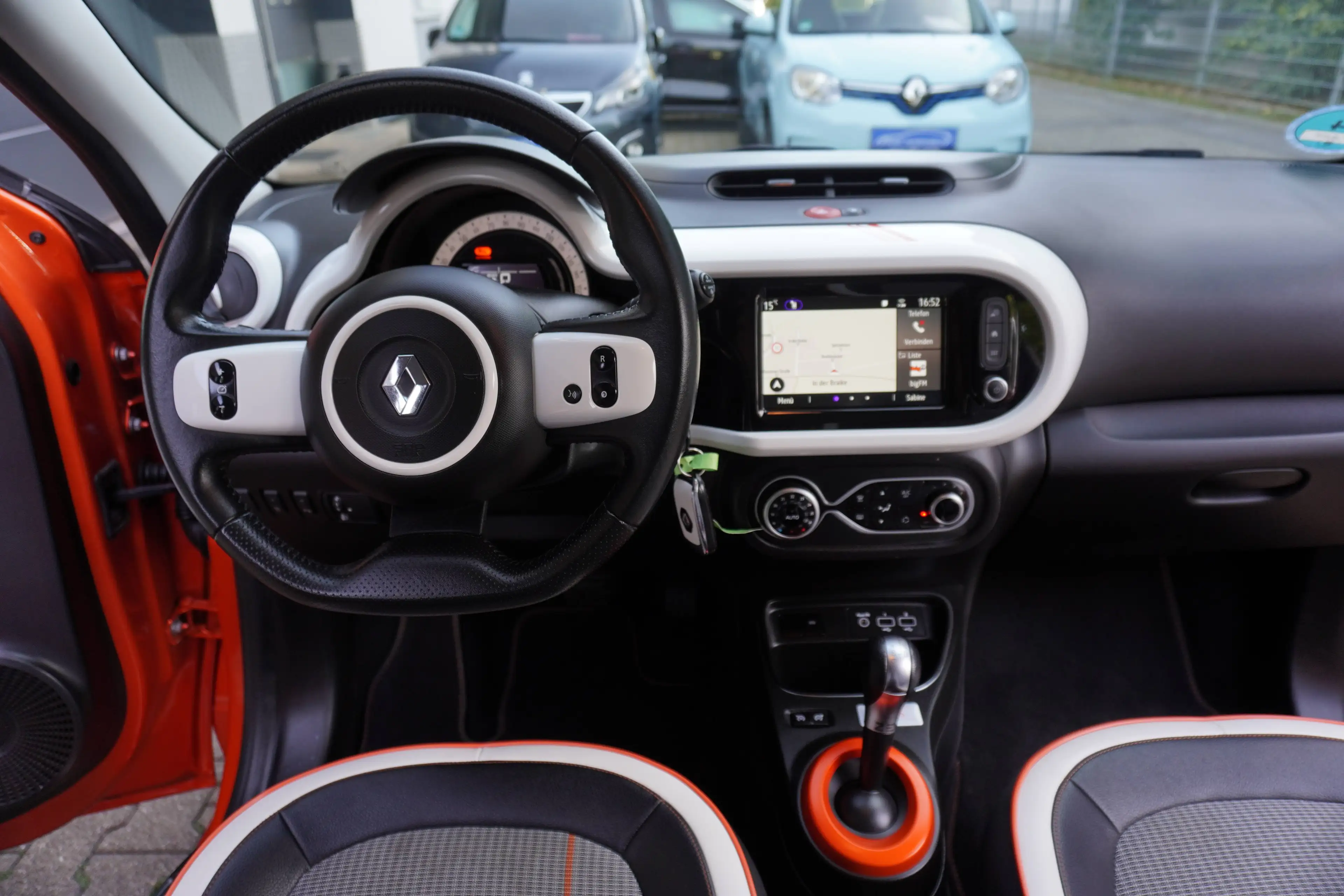 Renault Twingo Vibes Electric KLIMA+NAVI+KAMERA+ALU+TEMPOMAT+1.Hd — photo 11