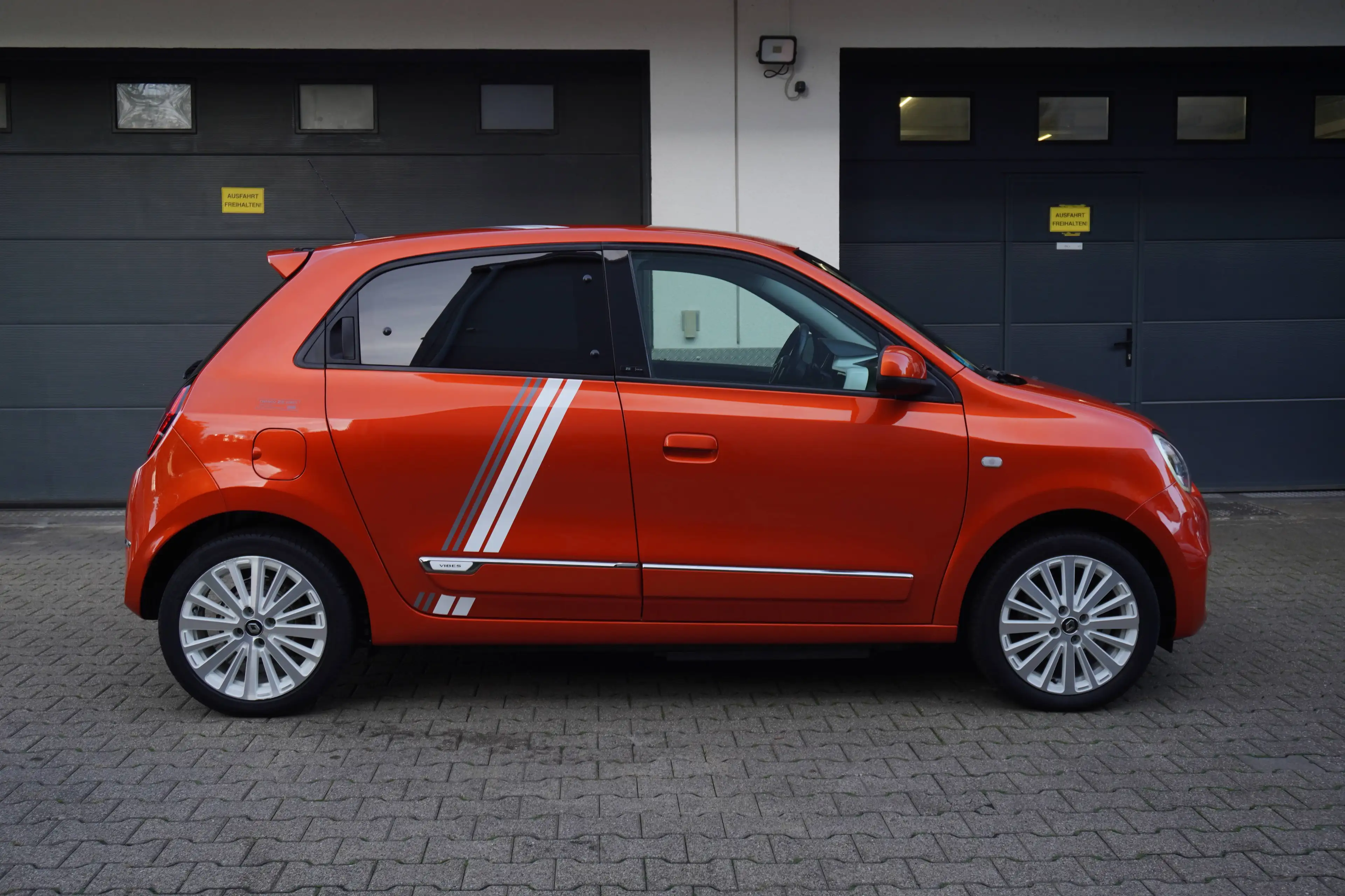 Renault Twingo Vibes Electric KLIMA+NAVI+KAMERA+ALU+TEMPOMAT+1.Hd — photo 2
