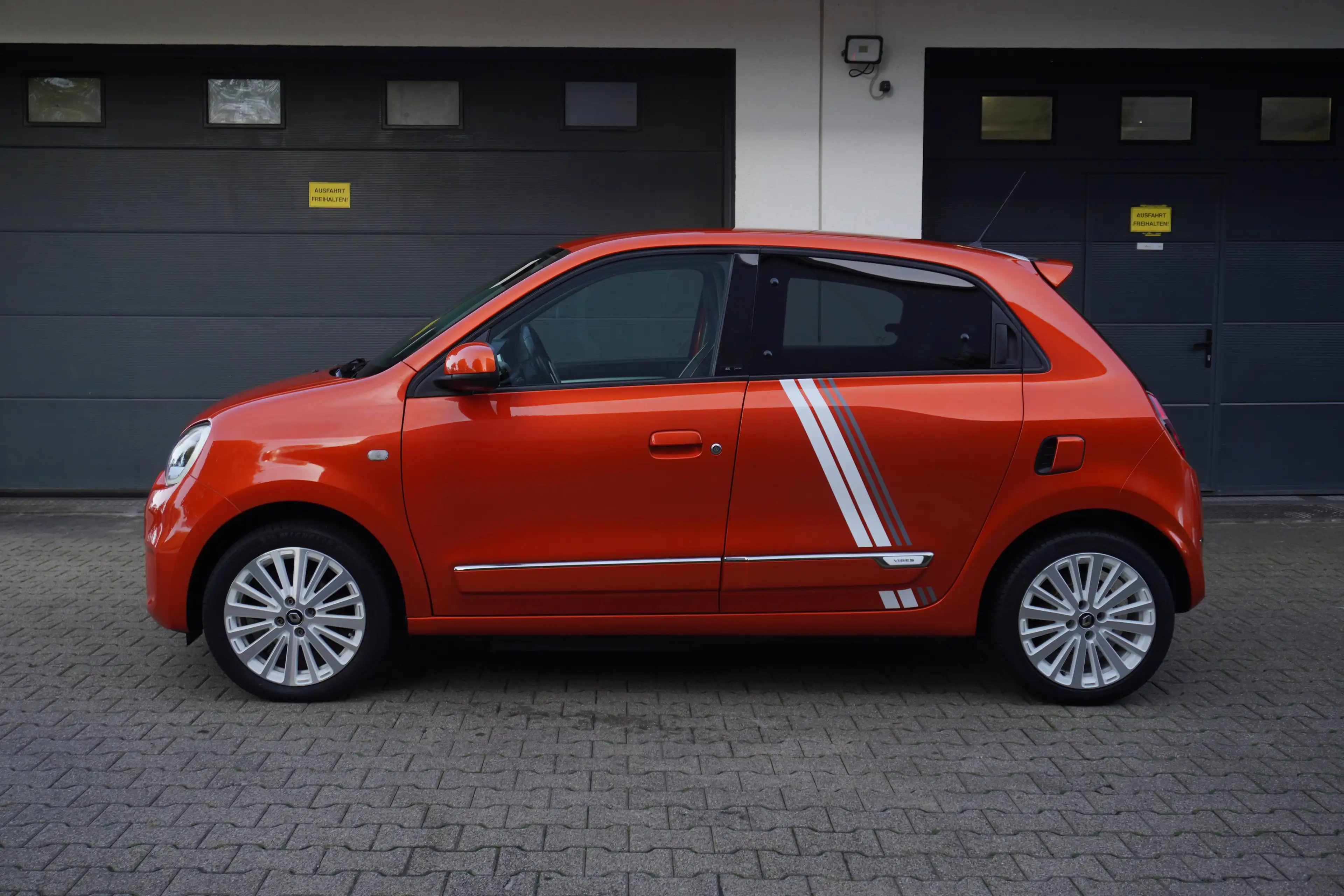 Renault Twingo Vibes Electric KLIMA+NAVI+KAMERA+ALU+TEMPOMAT+1.Hd — photo 4
