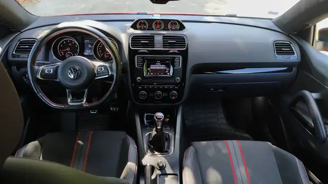 Volkswagen Scirocco view 11