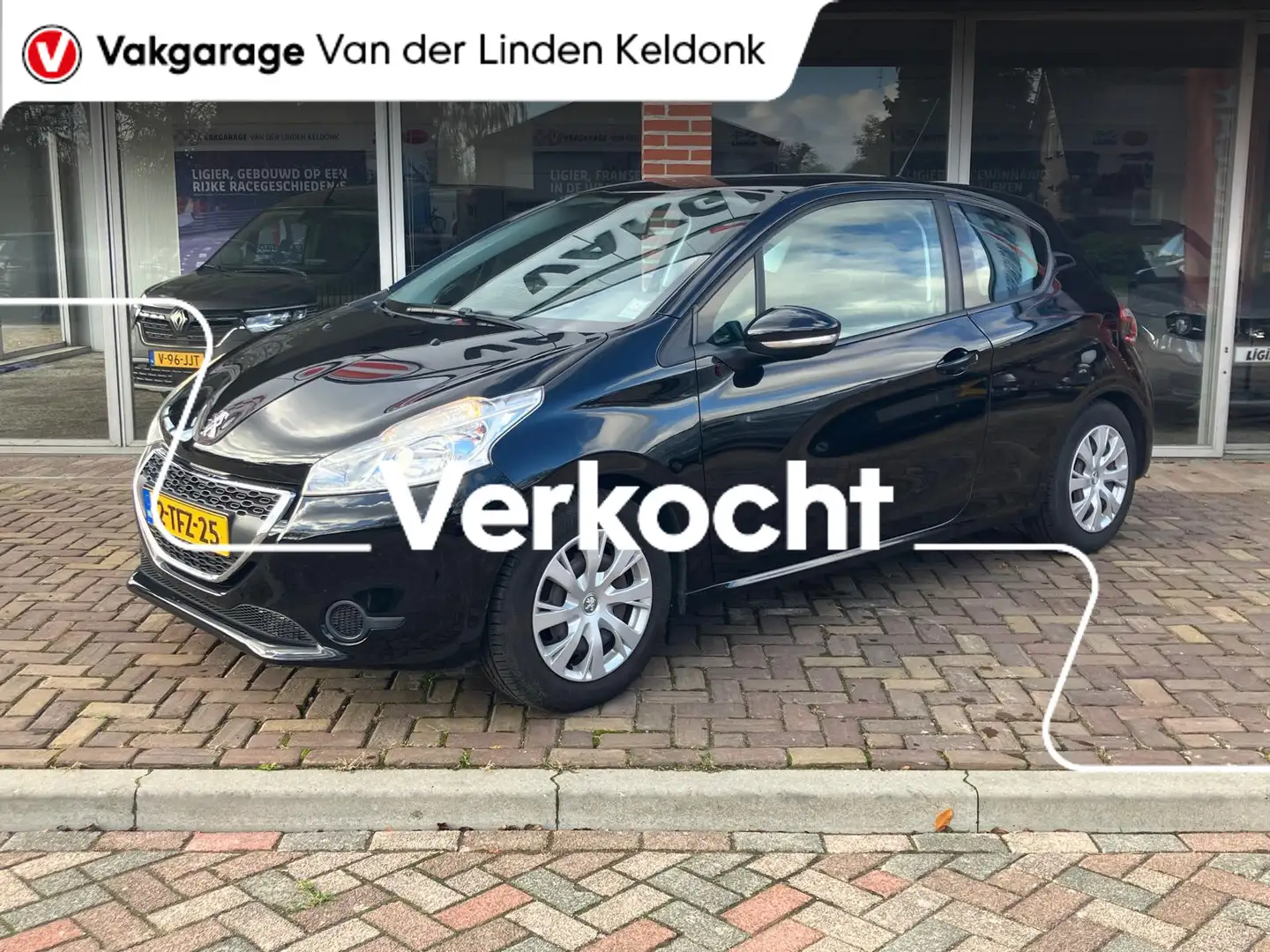 Peugeot 208 1.2 VTi Active Zwart - 1