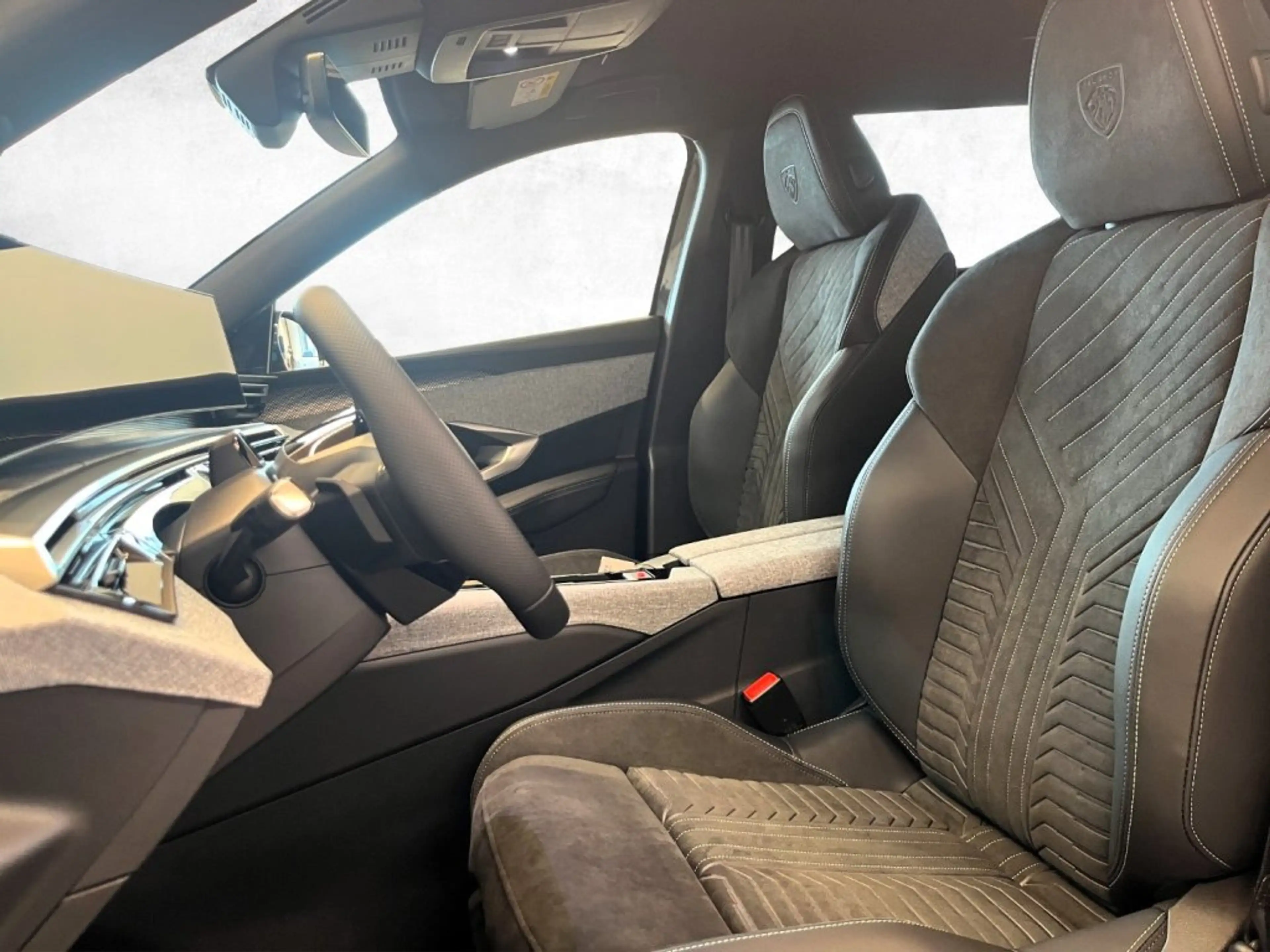 Peugeot 5008 GT Elektro 230 98kW — photo 9