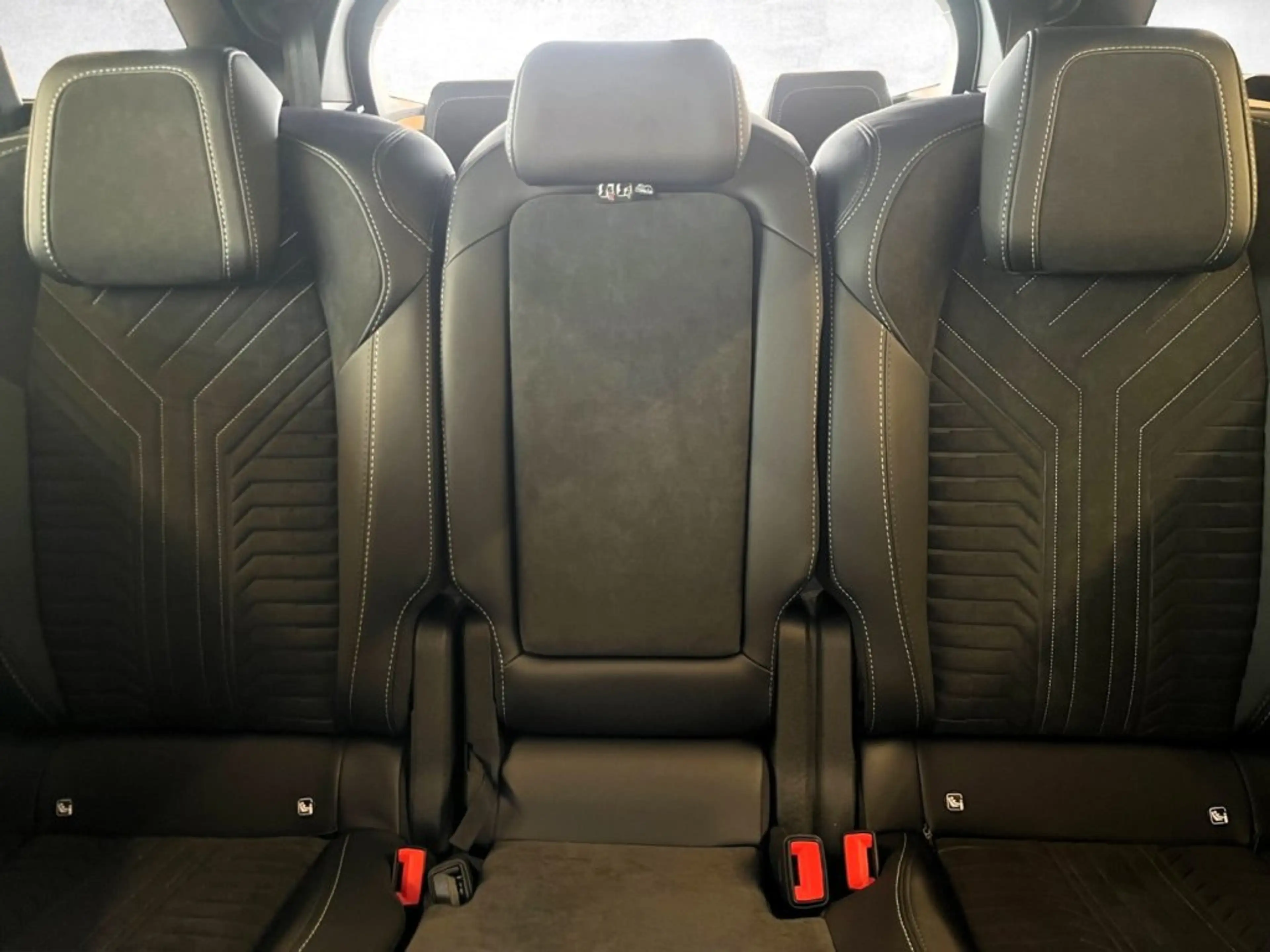 Peugeot 5008 GT Elektro 230 98kW — photo 13
