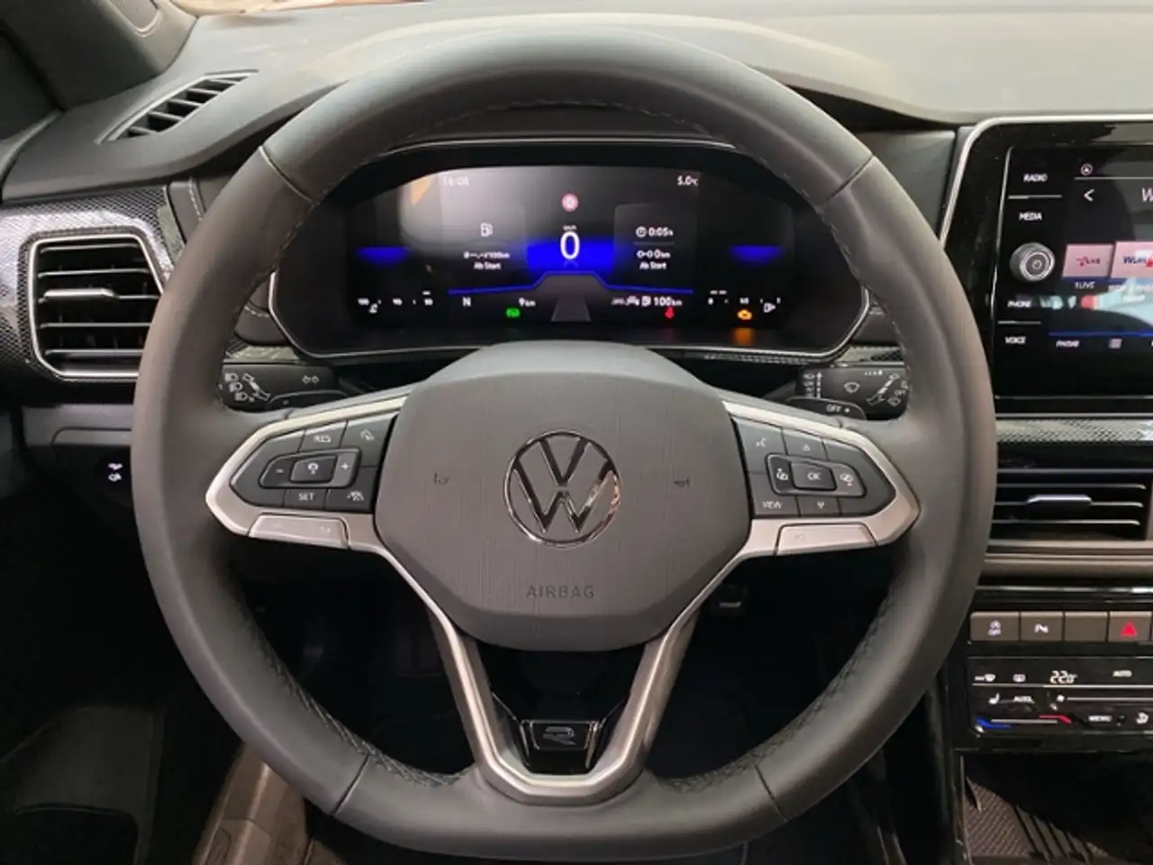 Volkswagen T-Cross R-Line 1.5 TSI DSG Matrix AHK Keyless Kamera 13