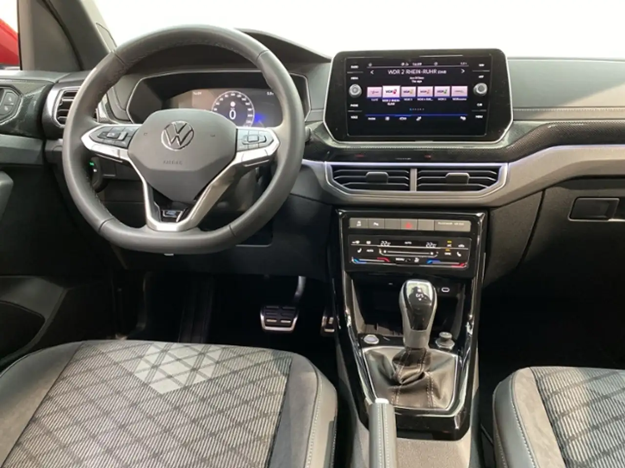 Volkswagen T-Cross R-Line 1.5 TSI DSG Matrix AHK Keyless Kamera 7